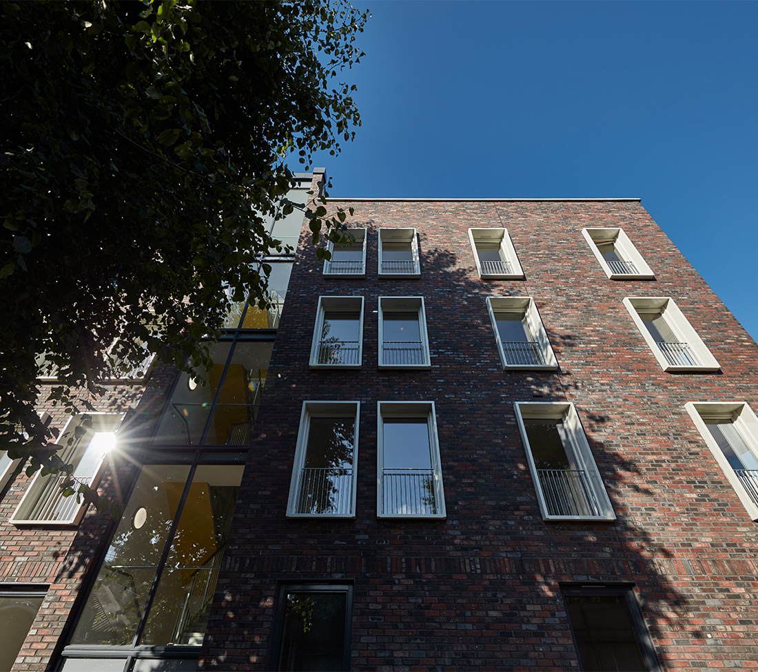 Farrells's tweet photo. We are thrilled that Gorleston Street for Dolphin Living has been shortlisted for this year's Brick Awards!
@BricksUK #Farrells #FarrellsArchitects #Hammersmith #BrickAwards2018 #GorlestonStreet @dolphinliving @wienerbergeruk @MaxFordhamLLP @unitedlivinggrp @PriceandMyers https://t.co/1taZz0MjNx