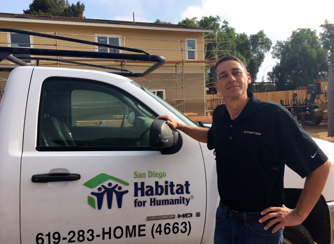 EOcloud's tweet photo. Joey Jackson, of @EOcloud, and the @Habitat_org team working hard to help the community. #EffortlessDesktop #DaaS #DRaaS #IaaS #CyberSecurity #HabitatForHumanity https://t.co/VvrkEdCesv