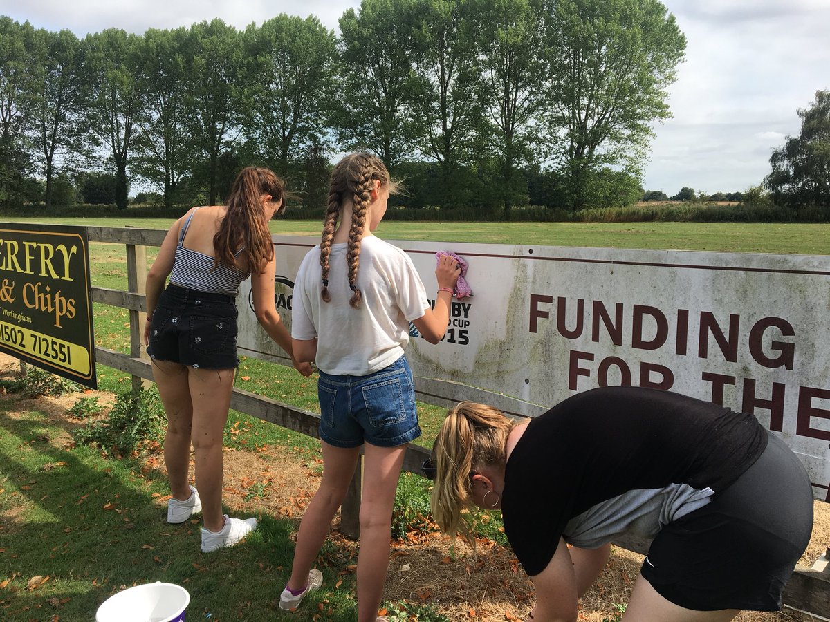 becclesrufc's tweet photo. a fantastic group of girls giving up their weekend to better the hub! https://t.co/kpoiWonGnR