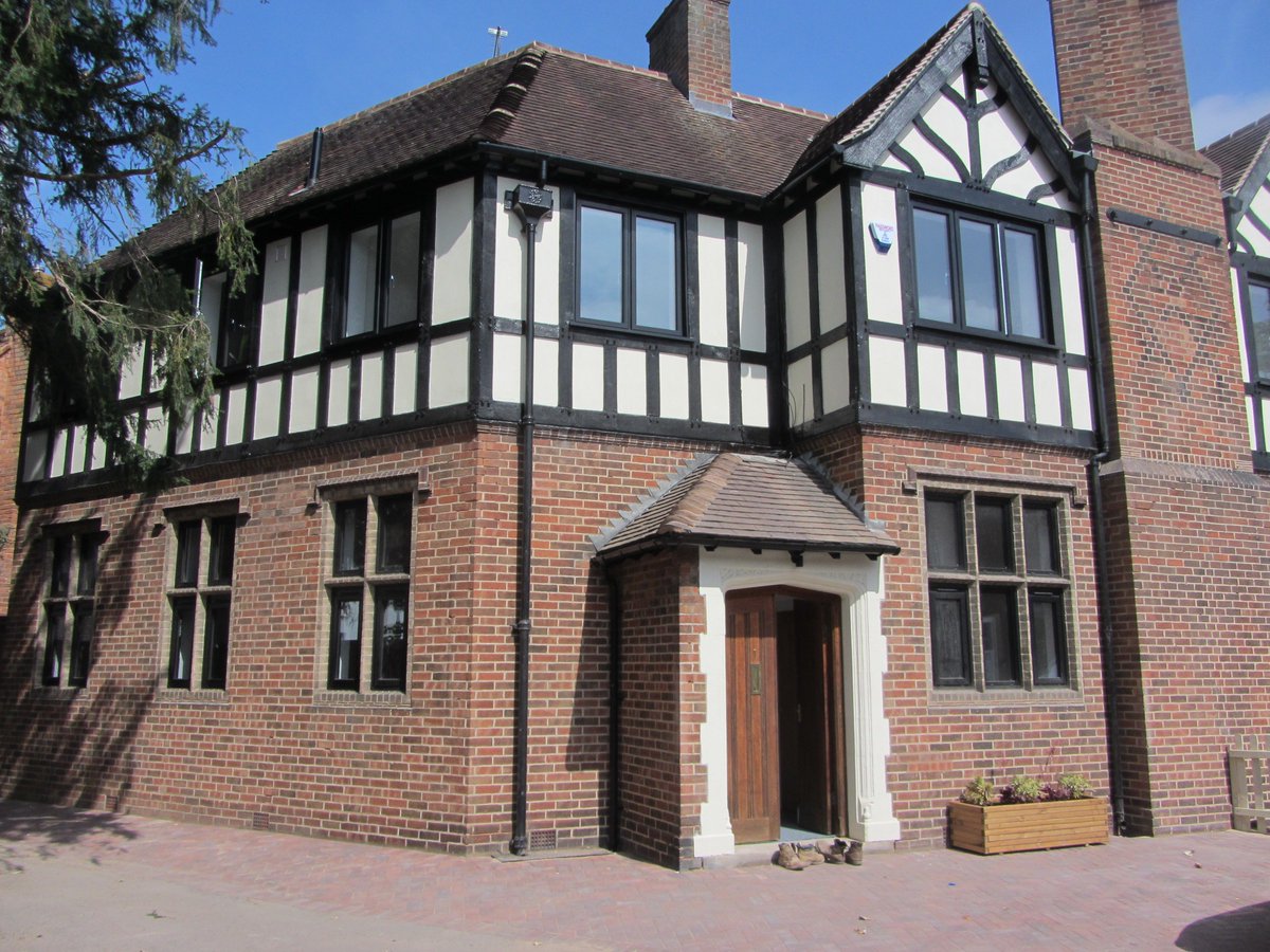 Boots by the front door must mean its ready for snagging.
Looking good on the outside.