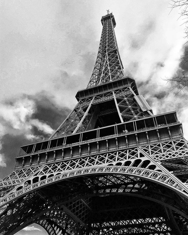 Boroda222's tweet image. #Paris #Eiffeltour #France instagram.com/p/BmJOe_pHtEv/