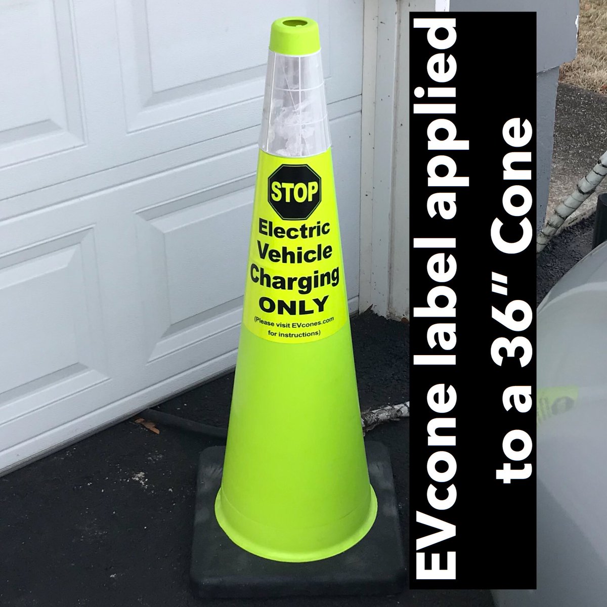evcones's tweet photo. @plugshare @ubuygas @TheIgnitionBlog Situations like these can be avoided by using some #EVcones. Tell the landlord of this parking lot or the owners of the Charging Stations to buy some EV Cones. https://t.co/gtvmizrU8U https://t.co/3vhLgAPUAC