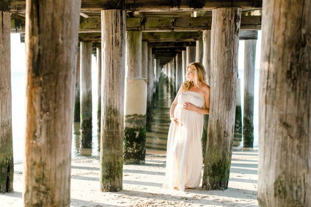 Maternity Shoot with Joy Michelle Photography rosegoldevent.wordpress.com/2018/08/06/mat…