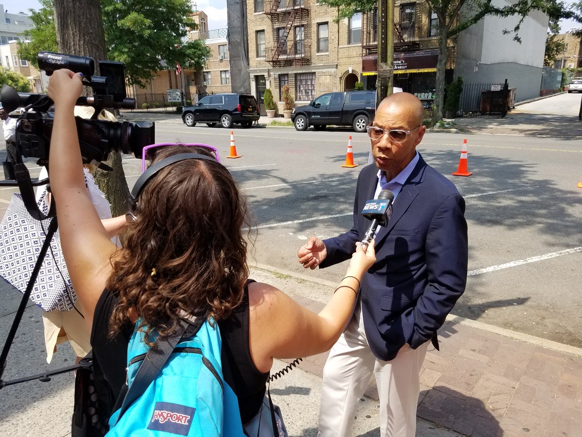 QPLNYC's tweet photo. It was a beautiful morning to break ground on a $3.9M renovation at #SteinwayLibrary that includes a new elevator, ADA ramp and children's room. We are grateful to @nycddc,@QueensBPKatz, @Costa4NY, @SenGianaris, @NYCMayorsOffice, @AravellaSimotas and @Cb1Queens for their support! https://t.co/d2PFORWLyN