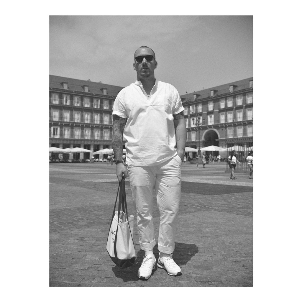 classic &amp; simple | madrid influence

#hughandcrye
#travelingnard