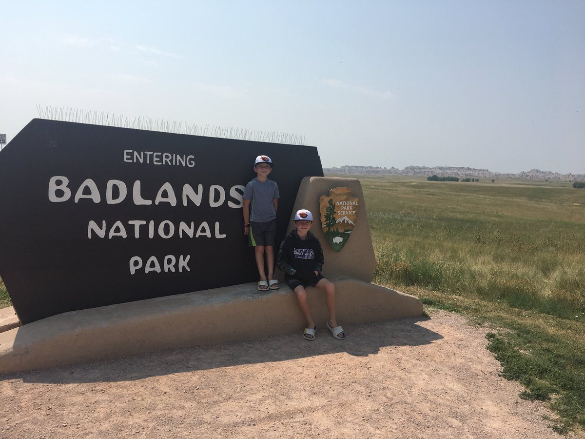 RoddSlaterPGA's tweet photo. Badlands #SoDak #scenicloop https://t.co/63TwUEaJTX