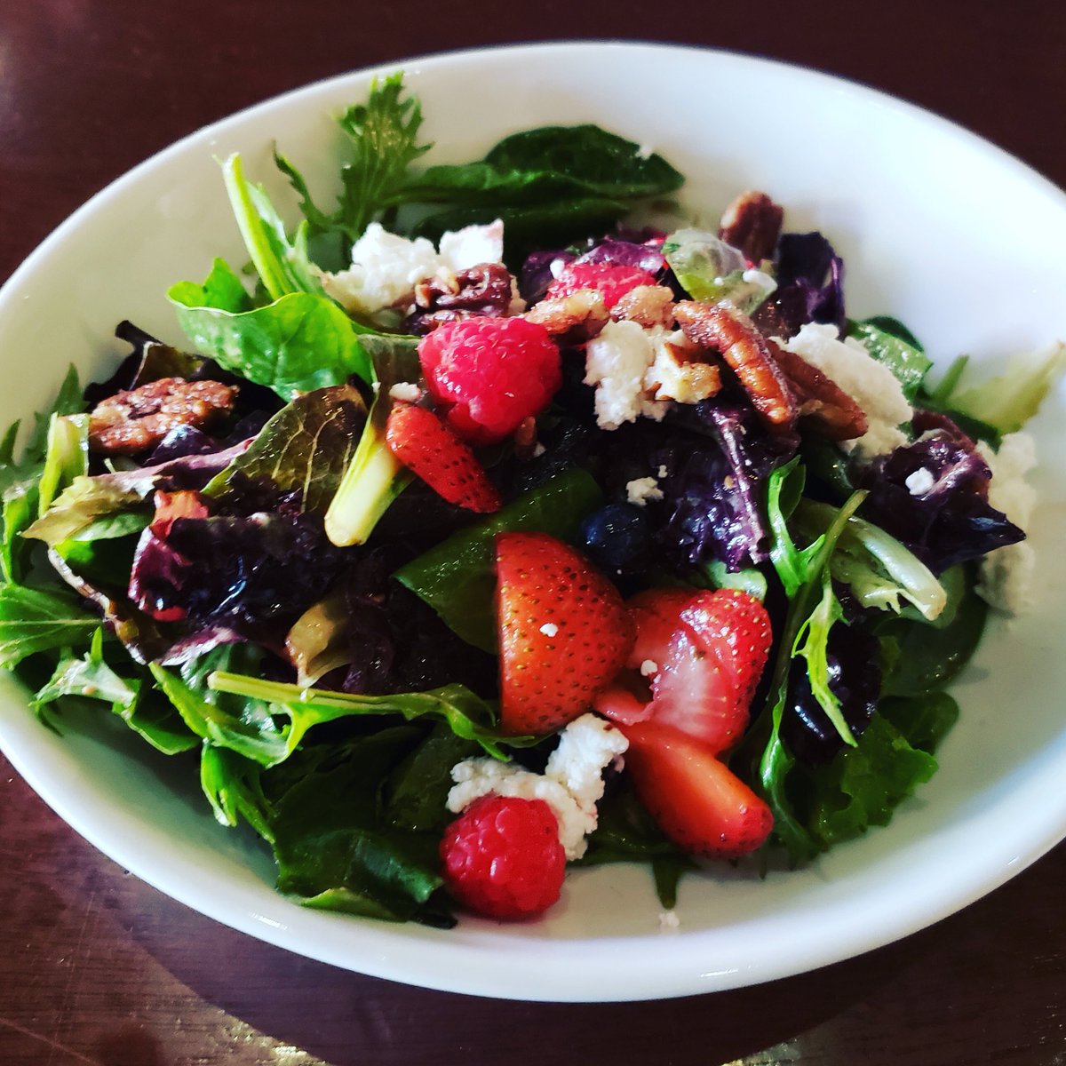 🥗 @DineOutBos @PatriotPlace #saladgoals