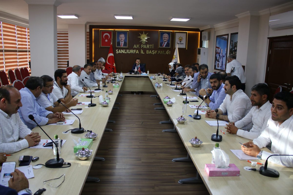 İl Başkanımız <a href="/byildiz63/">Bahattin Yıldız 🇹🇷🇵🇸</a> Başkanlığında Milletvekillerimiz sn  <a href="/gulenderacanal/">Zemzem Gülender AÇANAL 🇹🇷</a> ve  sn <a href="/malicevheri/">𝐃𝐫. 𝐌𝐞𝐡𝐦𝐞𝐭 𝐀𝐥𝐢 𝐂𝐞𝐯𝐡𝐞𝐫𝐢</a> ‘nin katılımlarıyla Haftalık Olağan Yönetim Kurulu Toplantımıza katılıp Şanlıurfamıza yapılacak olan hizmetlerde istişarelerde bulunduk