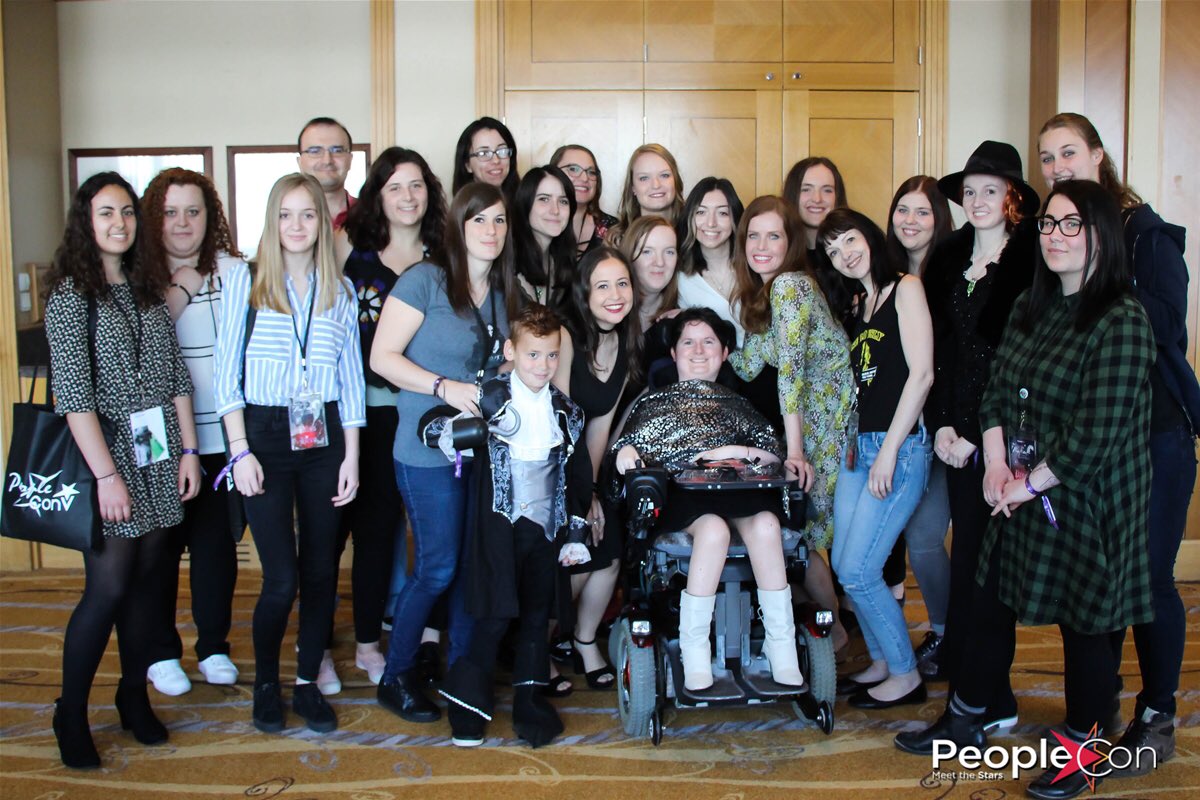 bexmaderworld_'s tweet photo. @bexmader Thank you for such a wonderful meet&amp;greet! It was the perfect opportunity to get to know you a bit better and I’m so proud to be one of your pretties! 💚💚💚 https://t.co/6FpqfP2lLE