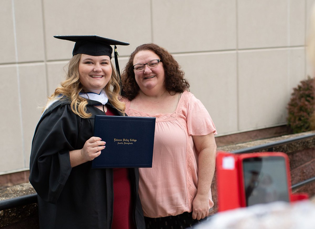 LVC's tweet photo. Veronica is now working as a production editor at Penn Foster! #golvc #lvc2018 @LVCEnglish https://t.co/gZbJsJuIEp