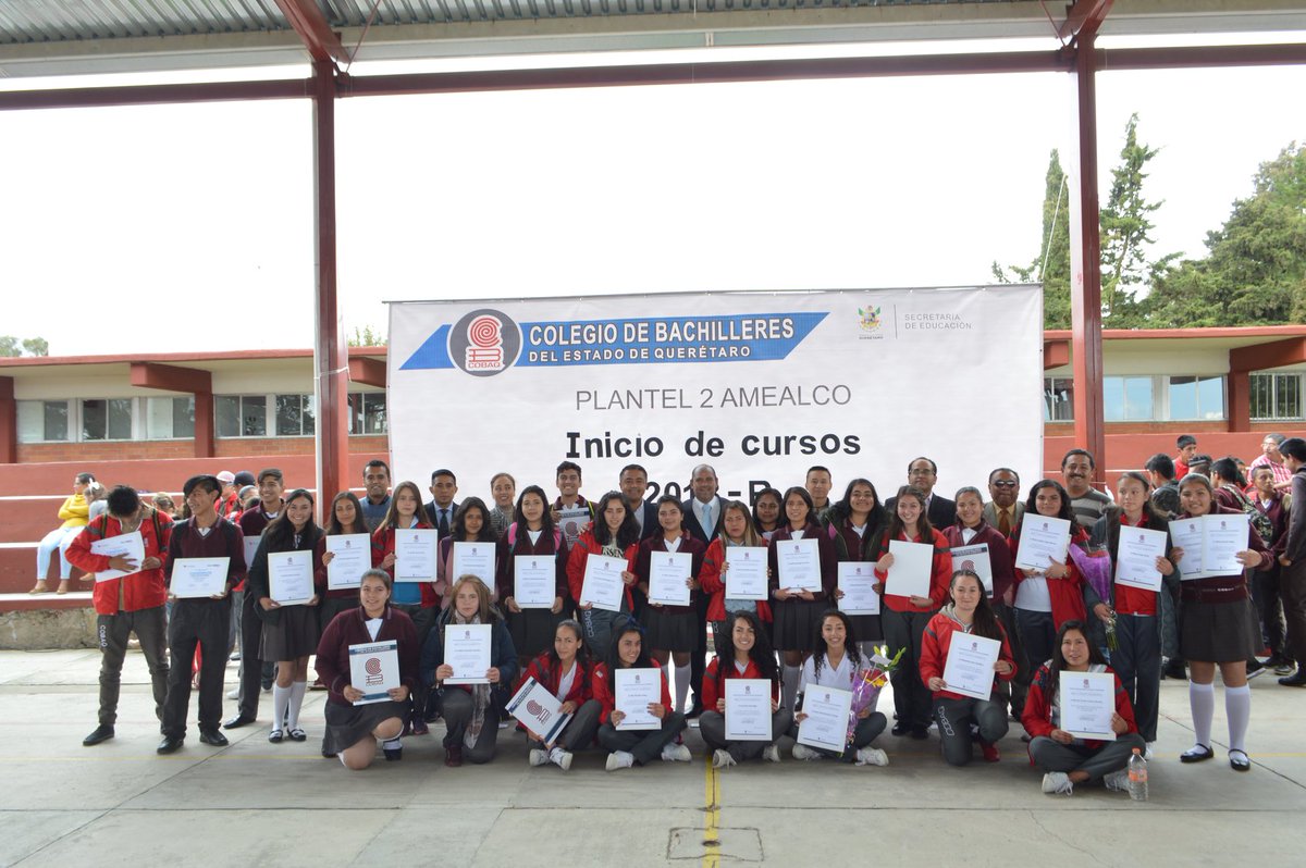 Acudí al arranque del inicio de cursos del semestre 2018-B del COBAQ plantel 2 Amealco, en el que se llevó a cabo la entrega de reconocimientos a los mejores promedios del ciclo anterior, muchas felicidades a los reconocidos y mucho éxito para todos en este nuevo ciclo escolar.