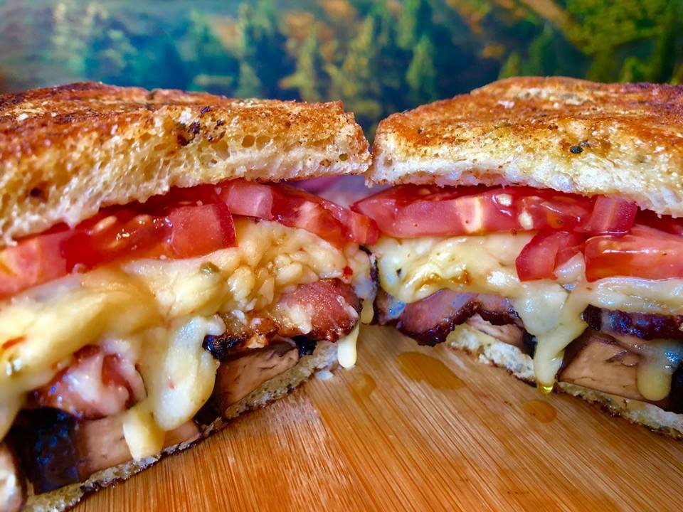 WorldFoodChamp's tweet photo. A big Food Sport Cheers to David Adams for being named the @Walmart Food Champ Fresh contest Sandwich winner with his Grilled P J B M T Sandwich (Pepper Jack Cheese, Bacon, Mushroom, Tomato) with Saffron/Herb Garlic Butter!
#Walmart #FoodChampFresh #FoodChamp #FoodSport #WFC2018 https://t.co/Diok827YVP