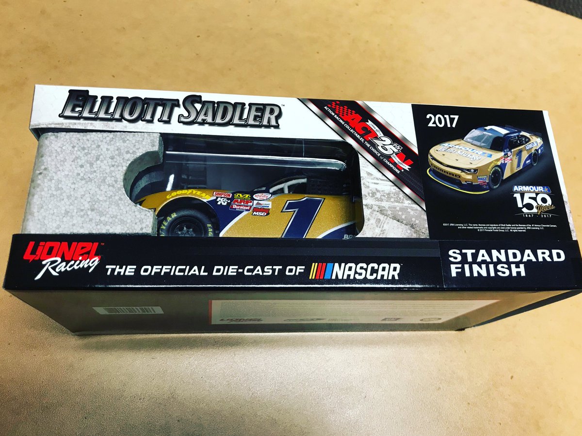 ArmourRacing's tweet image. RT for a chance to win this unopened No. 1 Armour 150th Chevrolet diecast! And be sure to sign-up for our sweepstakes for a chance to meet @DaleJr and @Elliott_Sadler ➡️ armourpitstop.com! 

*Diecast winner will be picked randomly tomorrow, 8/7 at 11:00 a.m.