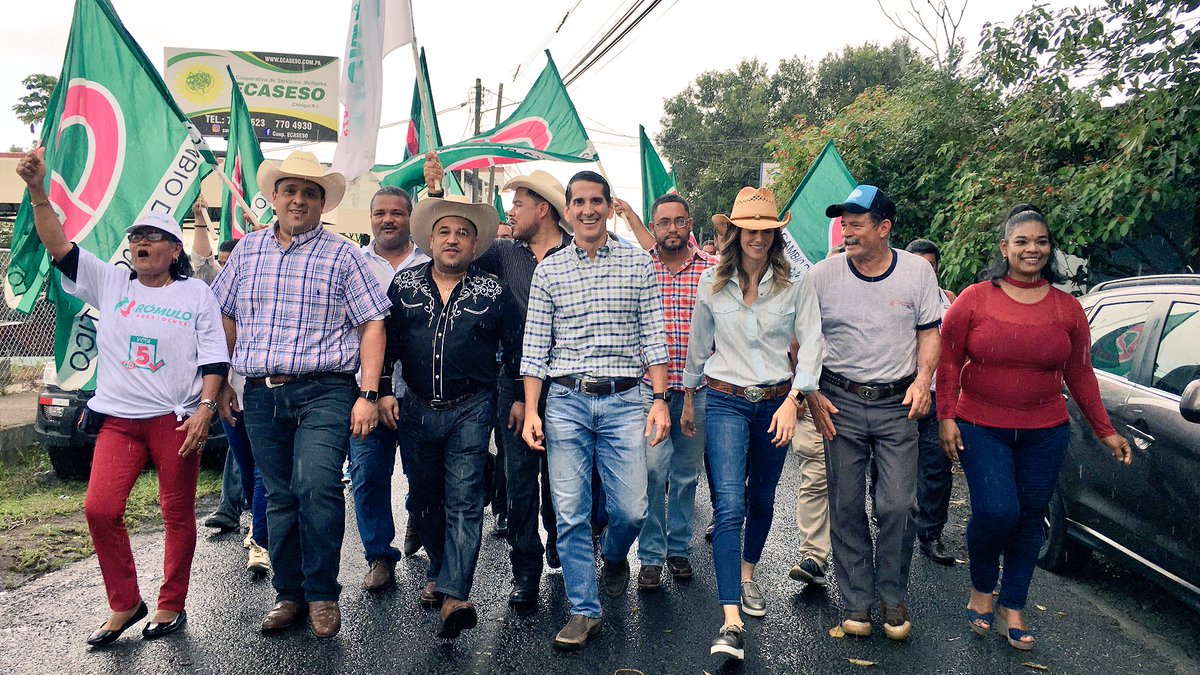 Estamos llegando a #Bugaba, Chiriquí. Vamos a celebrar, junto a copartidarios, Bugabeños y mi amigo Rony Araúz; la fundación de este histórico Distrito. 
Chiriquí es parte de #ElNuevoCambio. #RR19