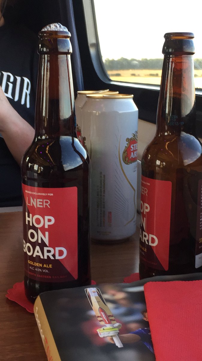 BarryPNewman's tweet photo. 1st class is good and all that but there’s no one friendly and chatty like Tash from Kettering in cattle class on my way up. #firstclasssnob #lner #kettering #tash #chattierincattleclass https://t.co/wh9SrxBtJW
