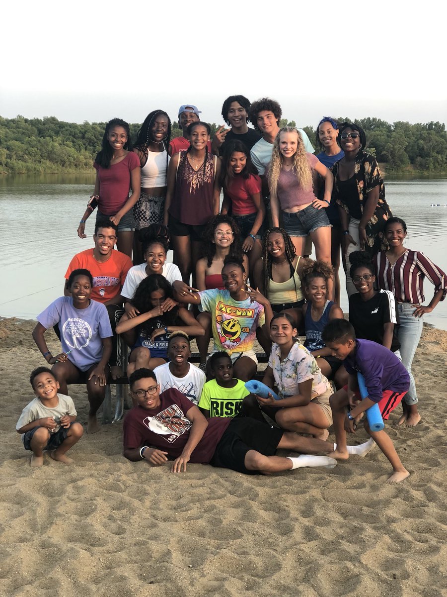 faithprecious00's tweet photo. Let me introduce y’all to my second family❄️🙅🏾♀️💜 #jos2018 #thelastride #amianalumninow #cutestteamaround https://t.co/1jFxfWt1gz
