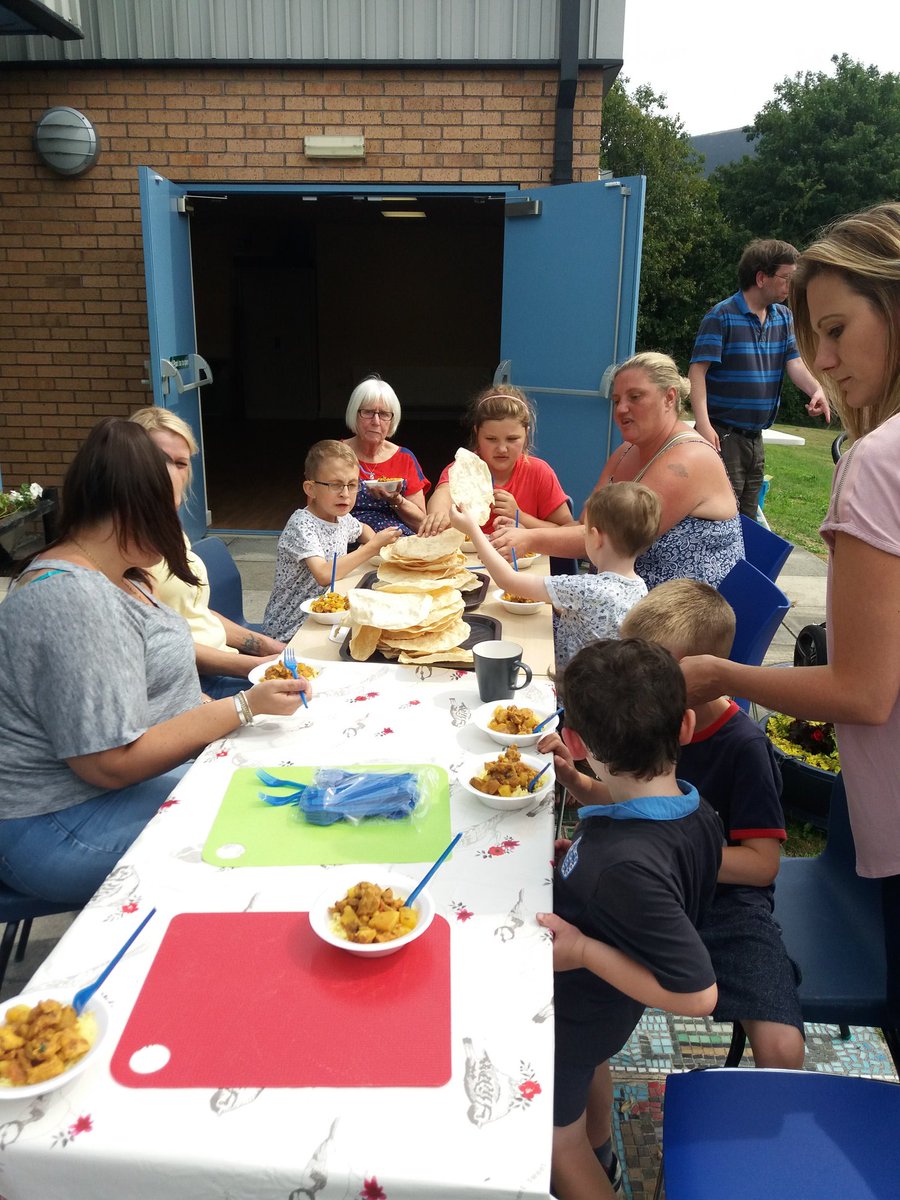 LauraMiddNCHT's tweet photo. Making the most of the weather by cooking outdoors today in Mossley. On the menu...a curry made using no oil at all! @LauraMiddNCHT @JigsawHG https://t.co/SQa3sYAhHd