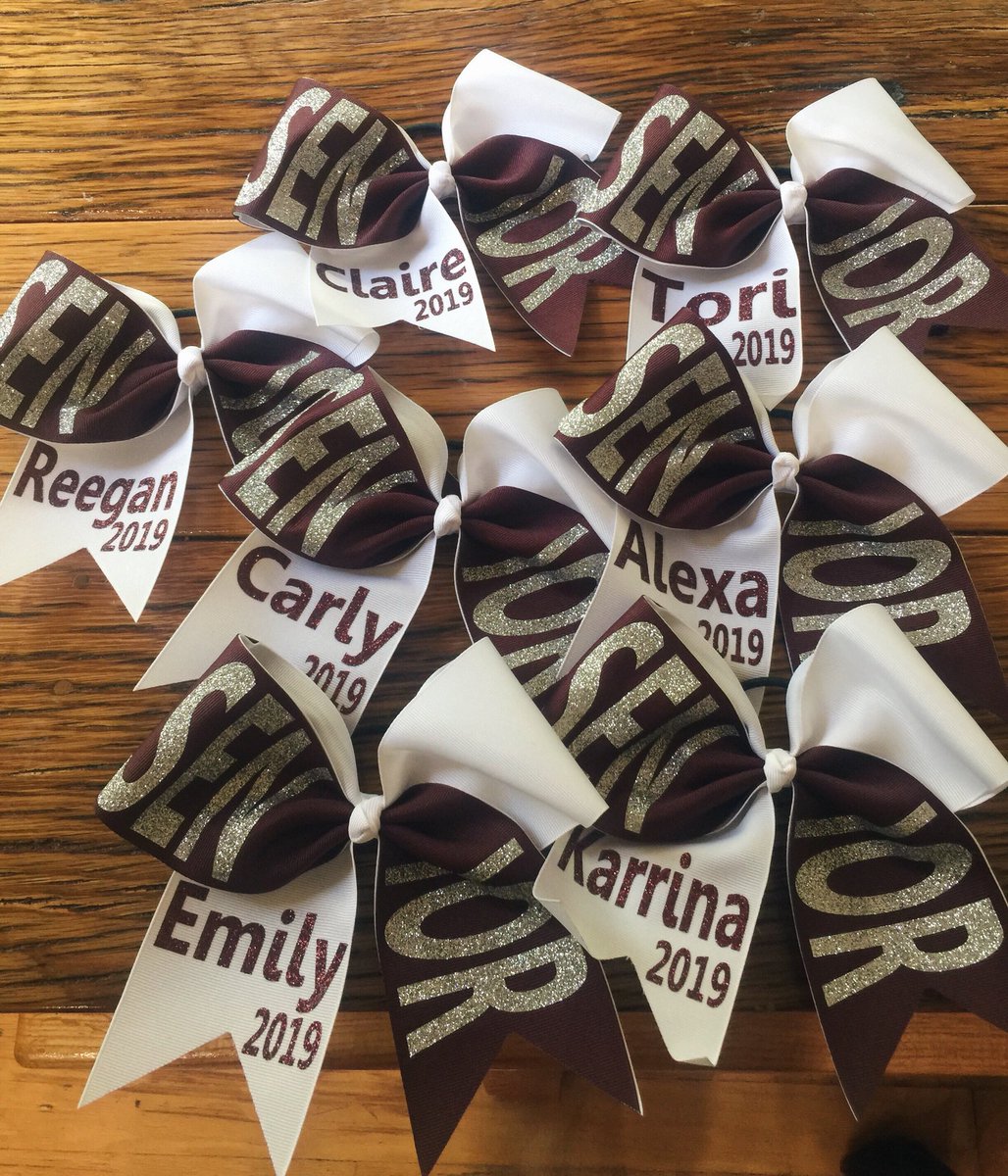 straffordcheer's tweet photo. it was senior bow day today at practice!!! 🤩🖤🔜 #SR19 https://t.co/fDIbxiqbhS