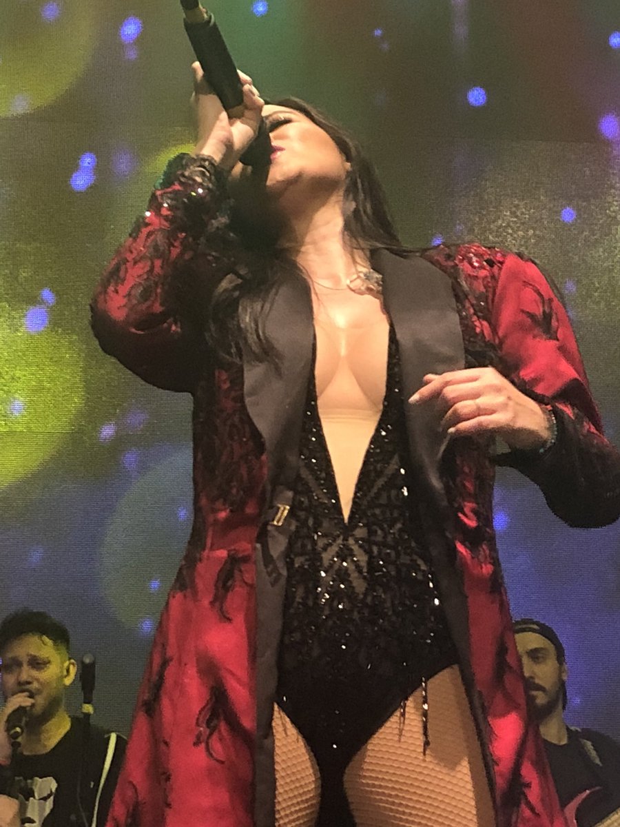 anielly_correa's tweet photo. @MaiteOficial #livetourRio ♥️ https://t.co/BxrvR0Qqxo