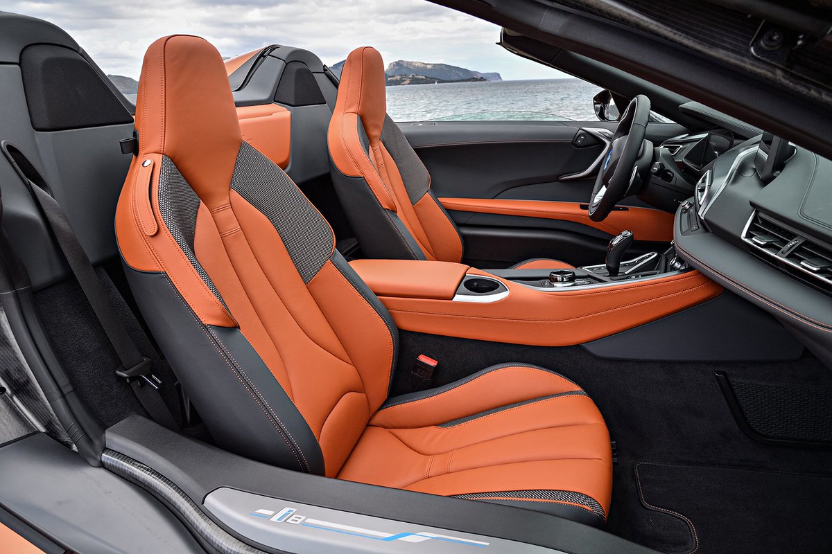 ParkersCars's tweet photo. Opentop entertainment for the environmentally conscious? 

Full BMW i8 Roadster review: https://t.co/sZK51ZJYX5 https://t.co/Fh8gIWsNNJ