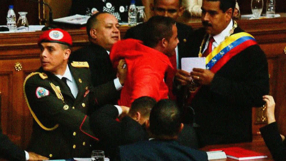 NTN24ve's tweet photo. [#SUCESOS] Hallaron muerto a Yendri Sánchez el joven que irrumpió en juramentación de Maduro https://t.co/CCs80vci9L https://t.co/H42pWpueiy