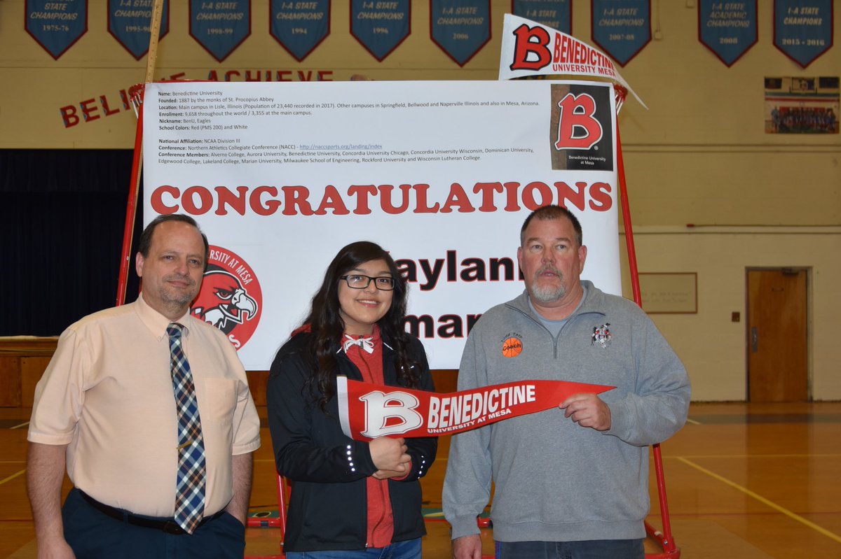 RedhawksWBB's tweet photo. Welcome to our #family Kaylani Smartt!! #BeRedhawks is excited for the future with you! https://t.co/fdGjcvwiMS