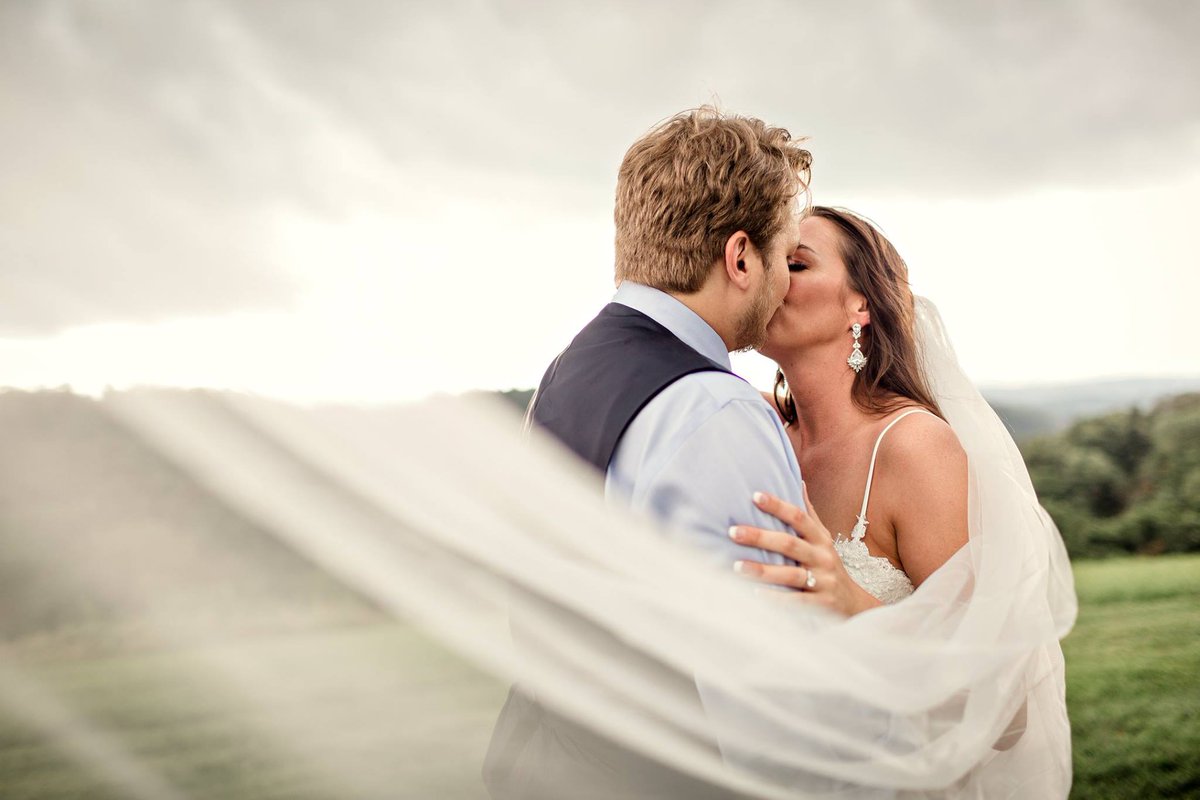 ChateauSelah's tweet image. Such a beautiful photo taken by J Mikado Photography 😍
#wedding #weddingphotography #weddingshoot