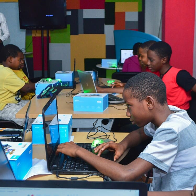 genesystechhub's tweet image. The codeville kids took a dive into the amazing world of Robotics today
#codeville #Genesyskidscodecamp #wearegenesys