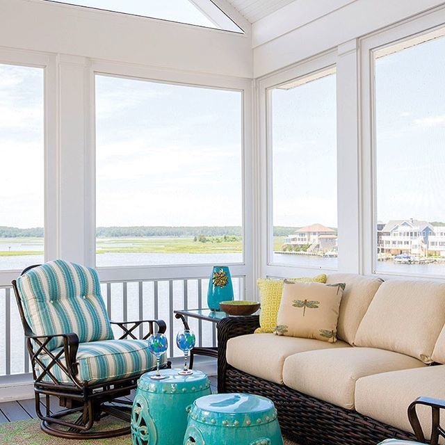 HomeAndDesign's tweet image. Coastal chic sunroom by Gina Fitzsimmons, @fitzsimmonsdesign | fitzsimmonsdesign.com
📷: Geoffrey Hodgdon .
.
.
#fitzsimmonsdesign #designpartners #sunroom #coastalliving #chic #homeanddesigndc #homeanddesignmagazine #summerissue