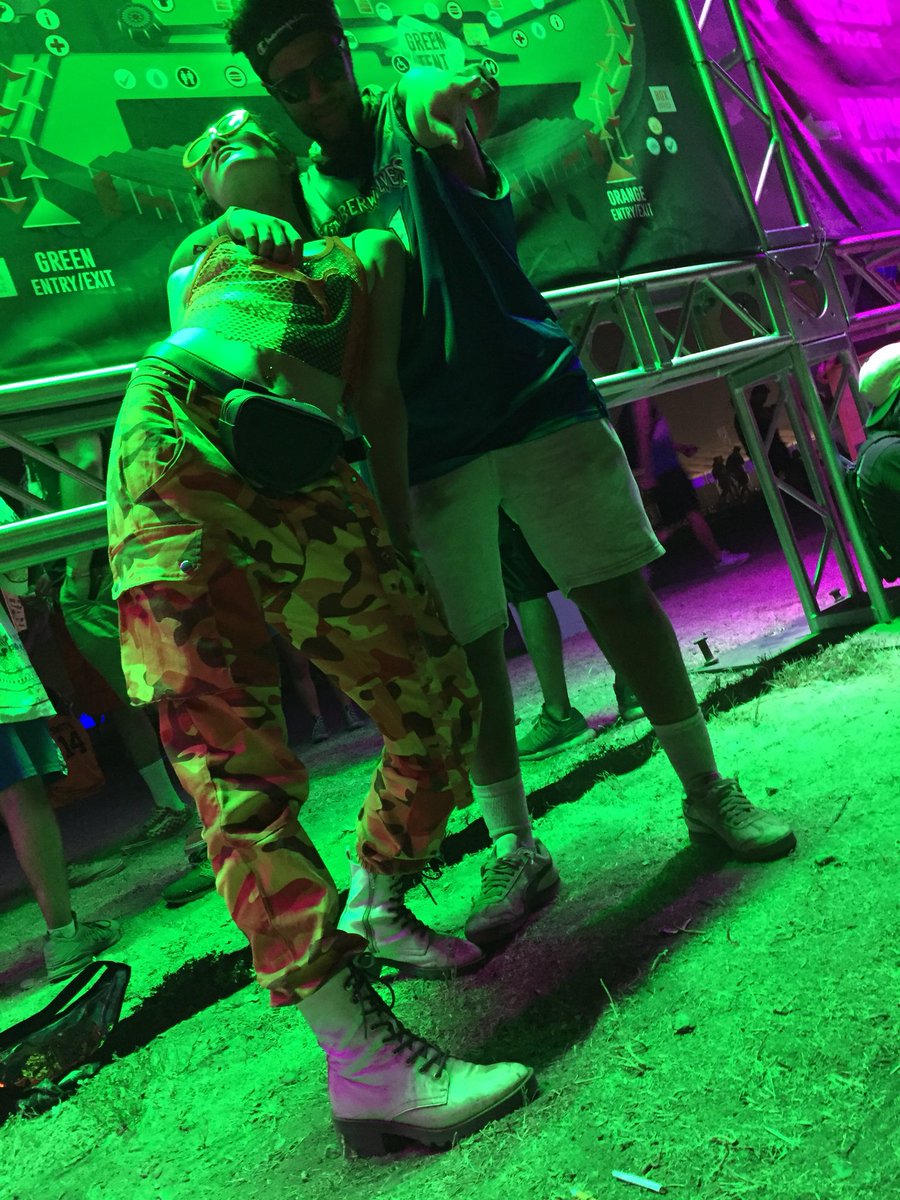 allmorganic's tweet photo. We go HARD #HARDsummer https://t.co/0FBUgwIl4F