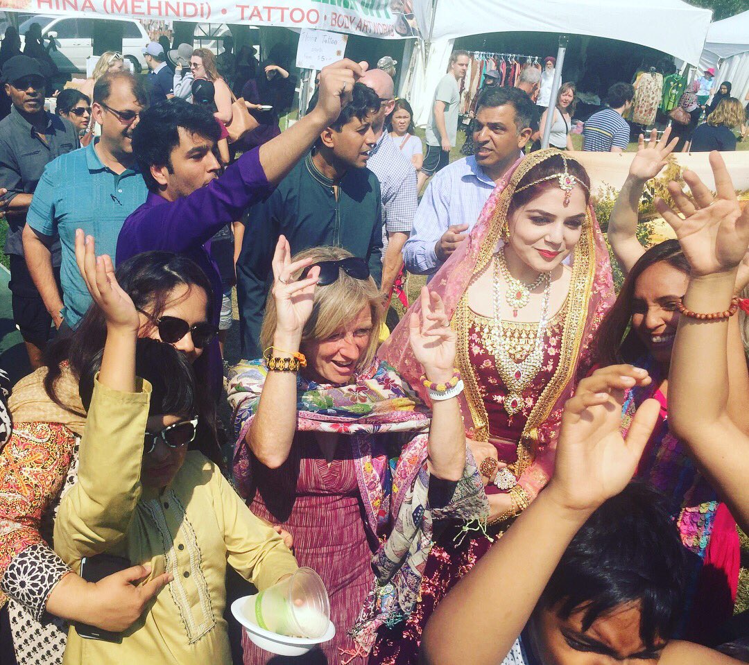 RachelNotley's tweet photo. Ok @EdmHeritageFest, the folks at the Pakistan🇵🇰 pavilion know how to have a really good time.

Happy #HeritageDay everybody!

#ableg #abpoli #yeg #yegheritage #yegheritagefest https://t.co/MMAs2o1lqV