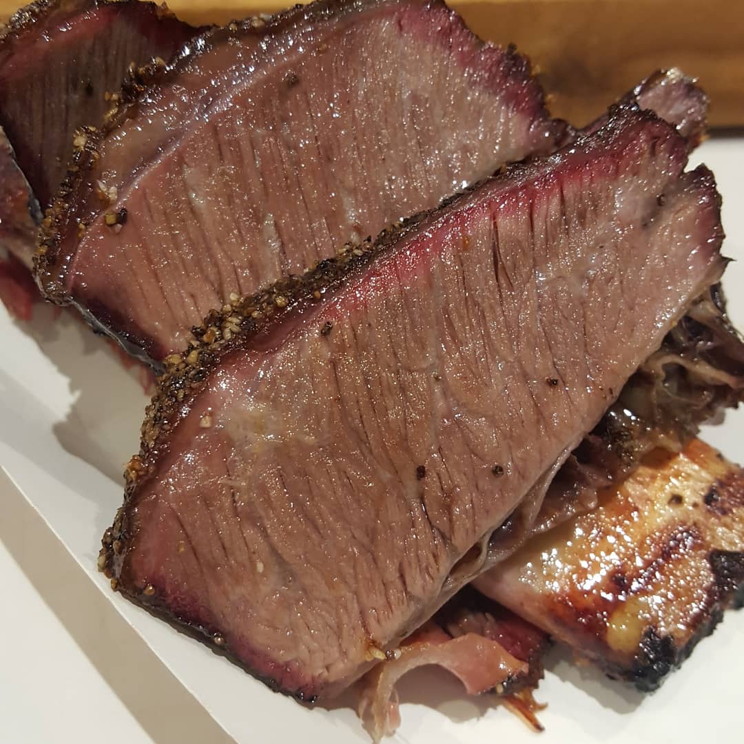 DicksonBBQ's tweet photo. 5 hours later... #beefribs #dinobones #shortribs #traeger #traegernation #traegergrills #toronto https://t.co/pKrh8s8zsl