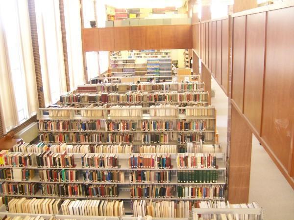 GraysonLibrary's tweet photo. With the 2018 Fall semester right around the corner, the #GraysonLibrary looks back on a simpler time and reminisces about what the library looked like before the renovation. #daysgoneby https://t.co/0n6s4vygbm