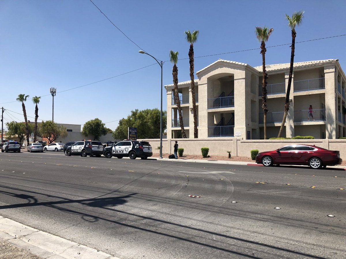 perronabel's tweet photo. Shooting on west Bonanza Rd. in @LasVegas @LVMPD is investigating an officer involved shooting. More details about the situation will be reveal in the next couple of ours. https://t.co/qowhVXWRES