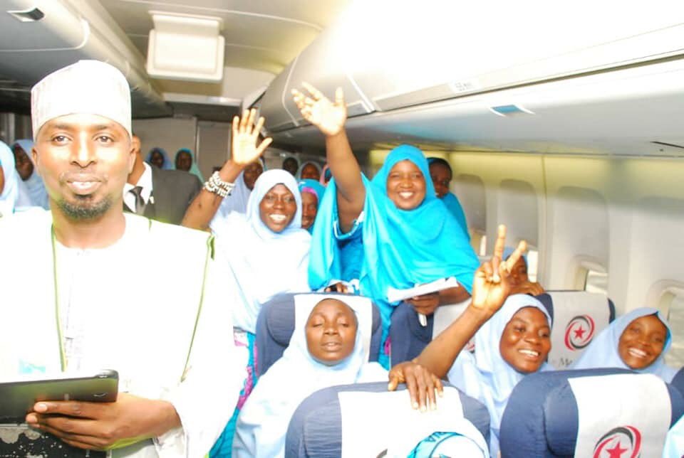 SBMediaOffice's tweet photo. Governor Abubakar Sani Bello earlier today bid farewell to pilgrims who were airlifted to Saudi Arabia from Minna International Airport. https://t.co/6c99D6xV0x