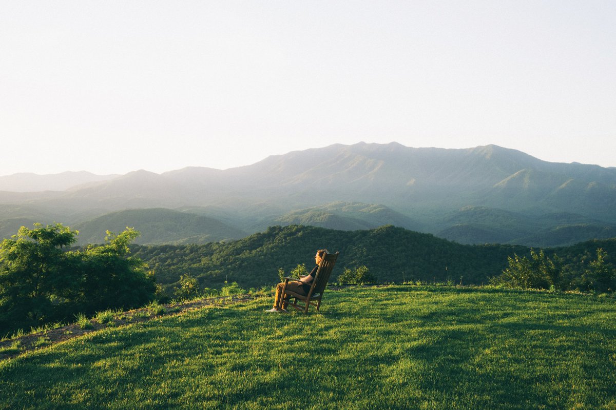 My_PigeonForge's tweet photo. "You are not in the mountains. The mountains are in you.”  -John Muir 

#MountainMonday https://t.co/e7NfdseBSK