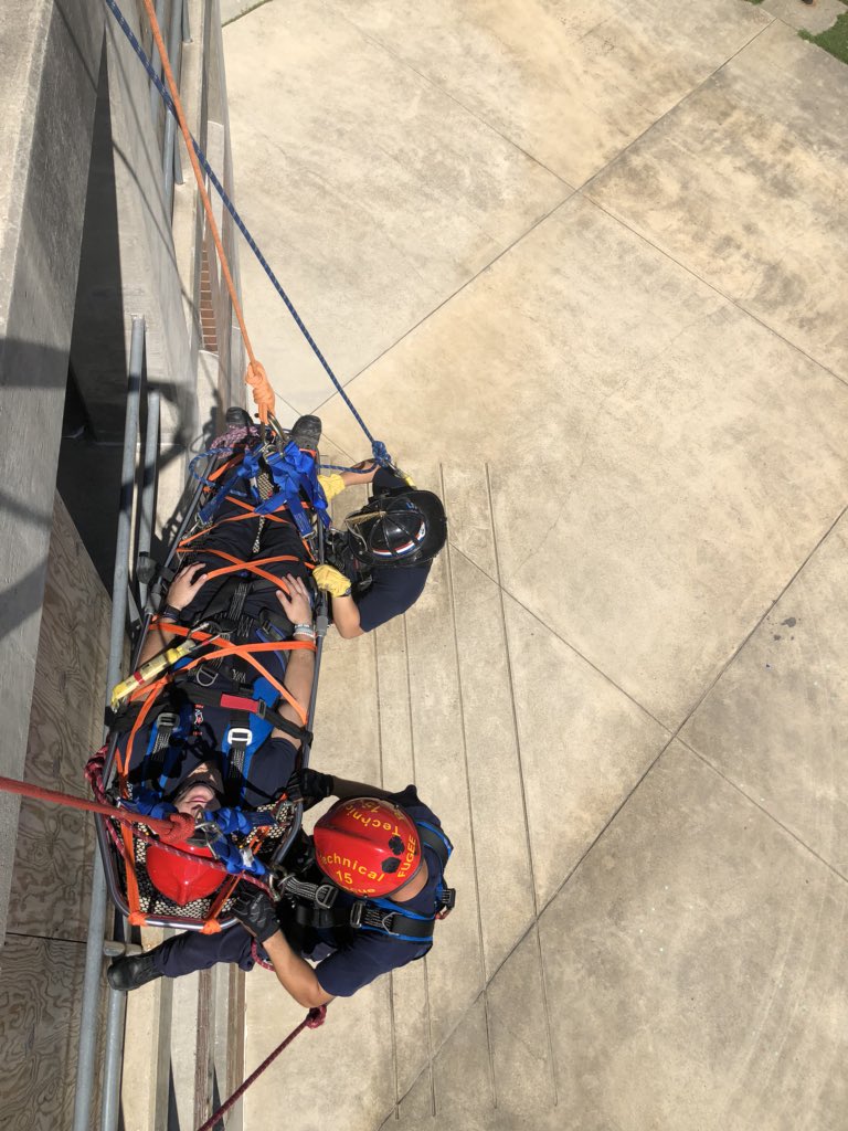 BargaintownFire's tweet photo. Over the weekend in between rain showers members of Bargaintown Fire attended Atlantic County Fire Academy for a rope rescue class. https://t.co/GVWvFW9IQR