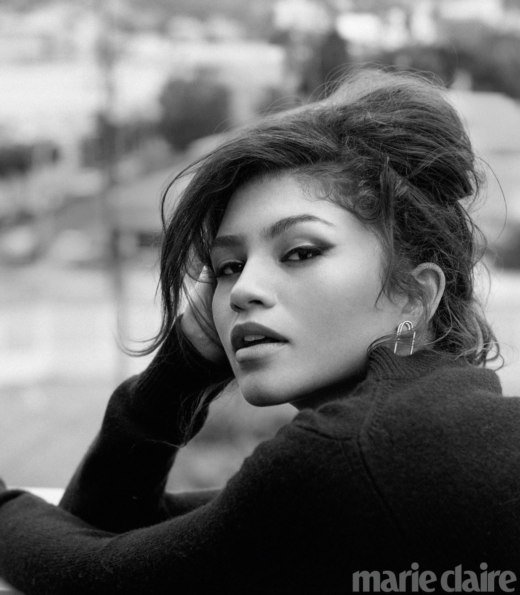 Zendaya's tweet image. 🖤