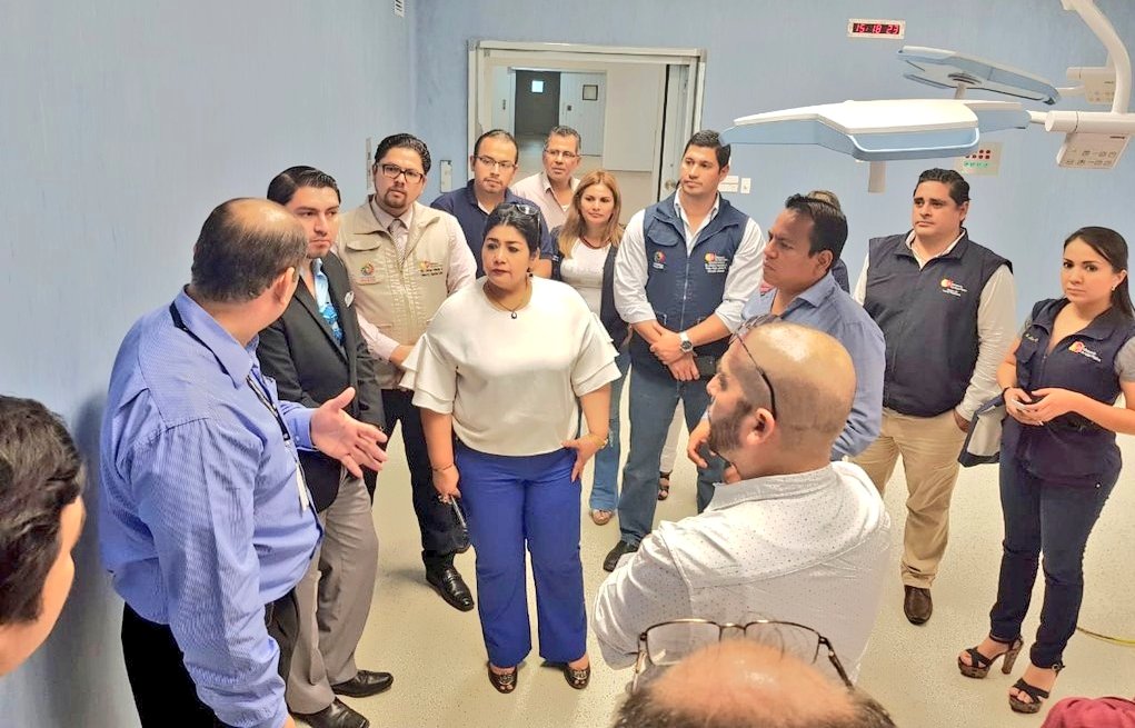 DPS_LosRios's tweet photo. Directores Distritales y Gerentes de Hospitales de @Salud_CZ5 y  Coordinadora @MarthaCedeno15 realizan visita en el Hospital de Especialidades Portoviejo  acompañados por autoridades de @Salud_CZ4 y @andres_chuchuca de @Salud_Ec para articular acciones entre ambas zonas. https://t.co/P2yAoDhP2b