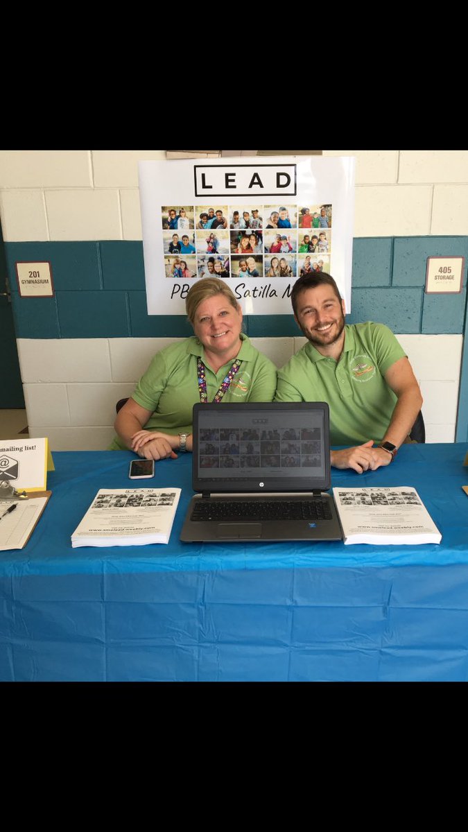 Satilla Marsh students are LEADers! PBIS info table at Open House! Keeping our parents informed. <a href="/SatillaMarsh/">Satilla Marsh Elem</a> @glynnschools #lipthrattandross #pbisteam