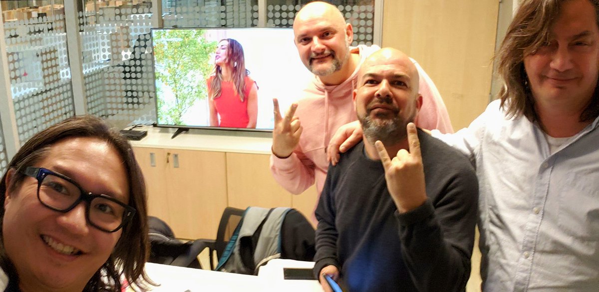 Felicitaciones al equipo de #BakeOffChile 
Geniales <a href="/YannYvin/">Yann Yvin</a> <a href="/carolinademoras/">Carolina de Moras</a> @gugasaez <a href="/Pastrychefmile/">Mile Vallejos M.</a> <a href="/pocapapa/">poca papa</a> <a href="/andresauthier/">Andrés Authier</a> Mirko Morán, Claudia Romero, Camilo San Juan, Termi, JP, <a href="/arielcava/">Ariel Cava</a> <a href="/OrlandoVergara/">ᴵᴬᴹ ᴏʀʟᴀɴᴅᴏ</a> y todo el EQUIPAZO!!! Touché!!!