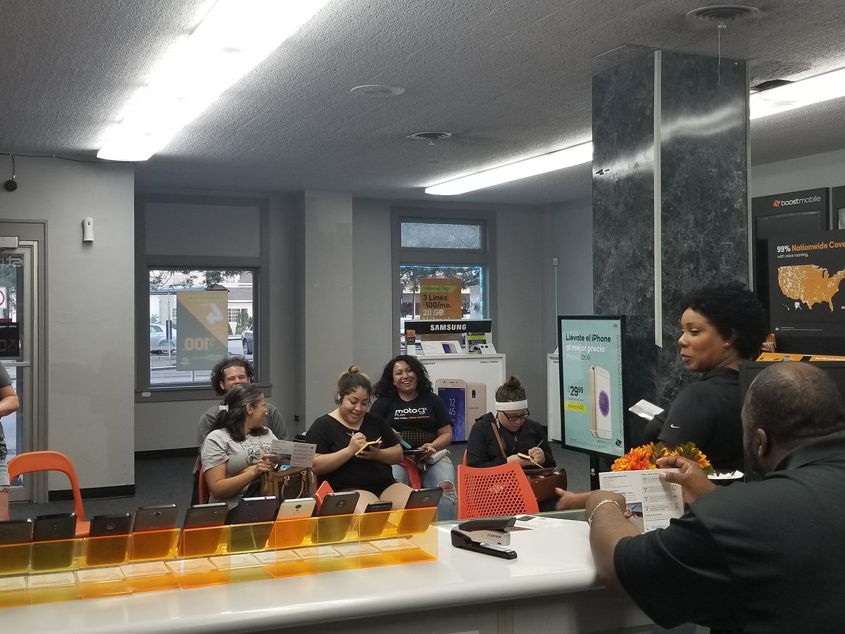 amysDish's tweet photo. @askmslucas covering BDP at Pay and Go night school. https://t.co/3ib6HGauOk
