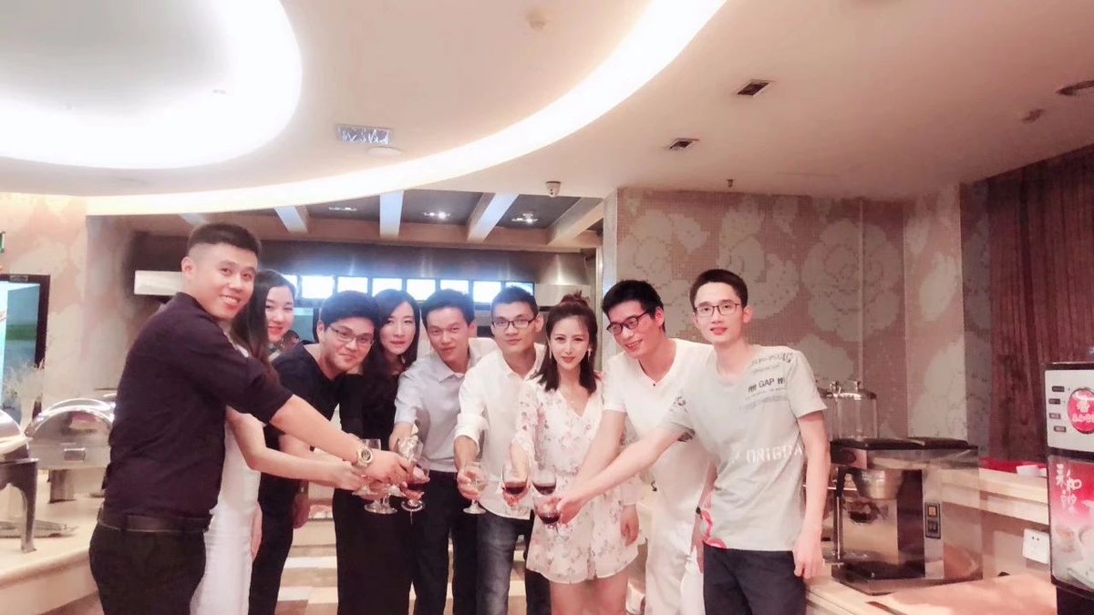 cloudchain_cmc's tweet photo. Cloud Chain was invited to take part in  Guanggu Blockchain Leaders Consensus Summit and Boarding Time Conference. https://t.co/vktMOCLdnA