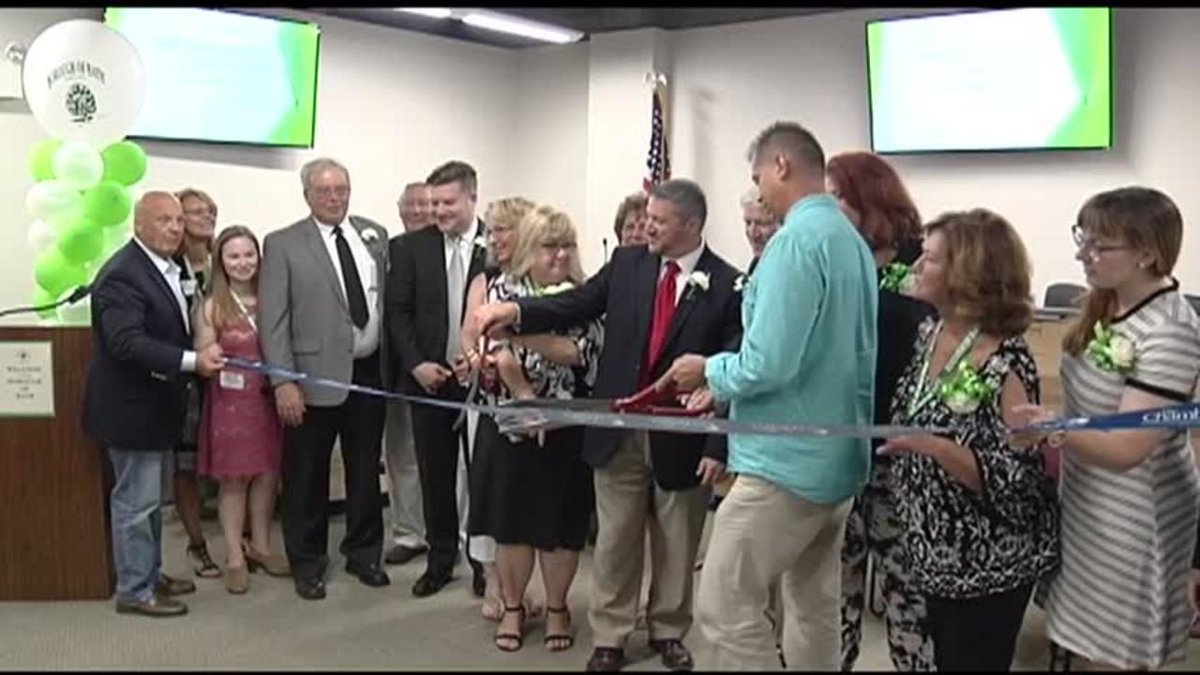 69News's tweet photo. Bath celebrates opening of new municipal building.
https://t.co/HjKK4fvARc #69News #BathPA @#NorthamptonCounty https://t.co/N5q1gObKFK