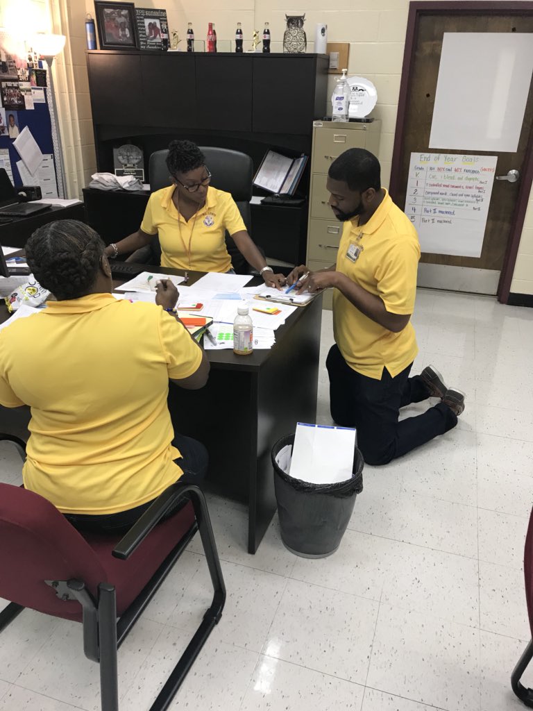 DrEthel_Lett's tweet photo. Today was an INCREDIBLE first day with Eagle Nation!! We are PACEsetters giving you the best that weโve got! @BFGaskins @gyimah_whitaker @Brandi_Nichols_ https://t.co/jGKDPSWJVF