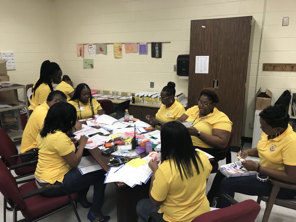 DrEthel_Lett's tweet photo. Today was an INCREDIBLE first day with Eagle Nation!! We are PACEsetters giving you the best that weโve got! @BFGaskins @gyimah_whitaker @Brandi_Nichols_ https://t.co/jGKDPSWJVF