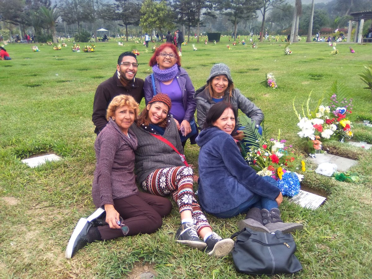 jamylew's tweet image. Visitando a mi madre con mis hermanas