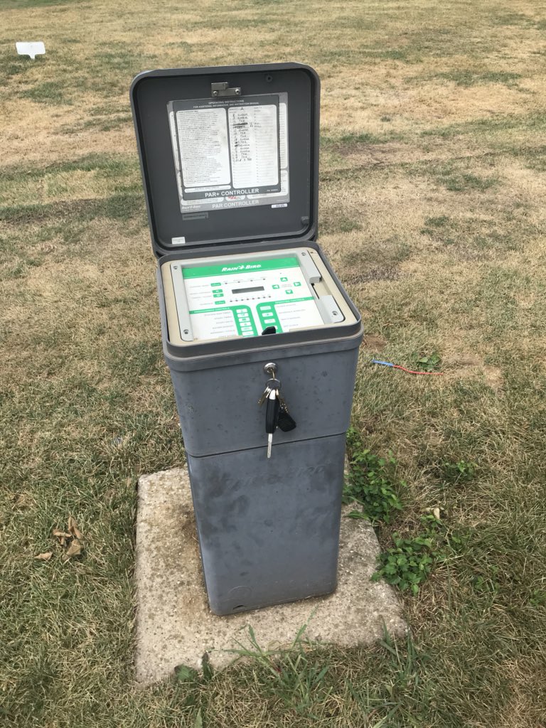 atgolfsup's tweet photo. Another course chooses the @RainBirdGolf IC system. Course will still function with 18 holes being ran through controllers/central and the newly renovated 9 will be IC. Running a hybrid system makes slowly upgrading your system possible. @turfwerksinc https://t.co/DAvp0NTNEr