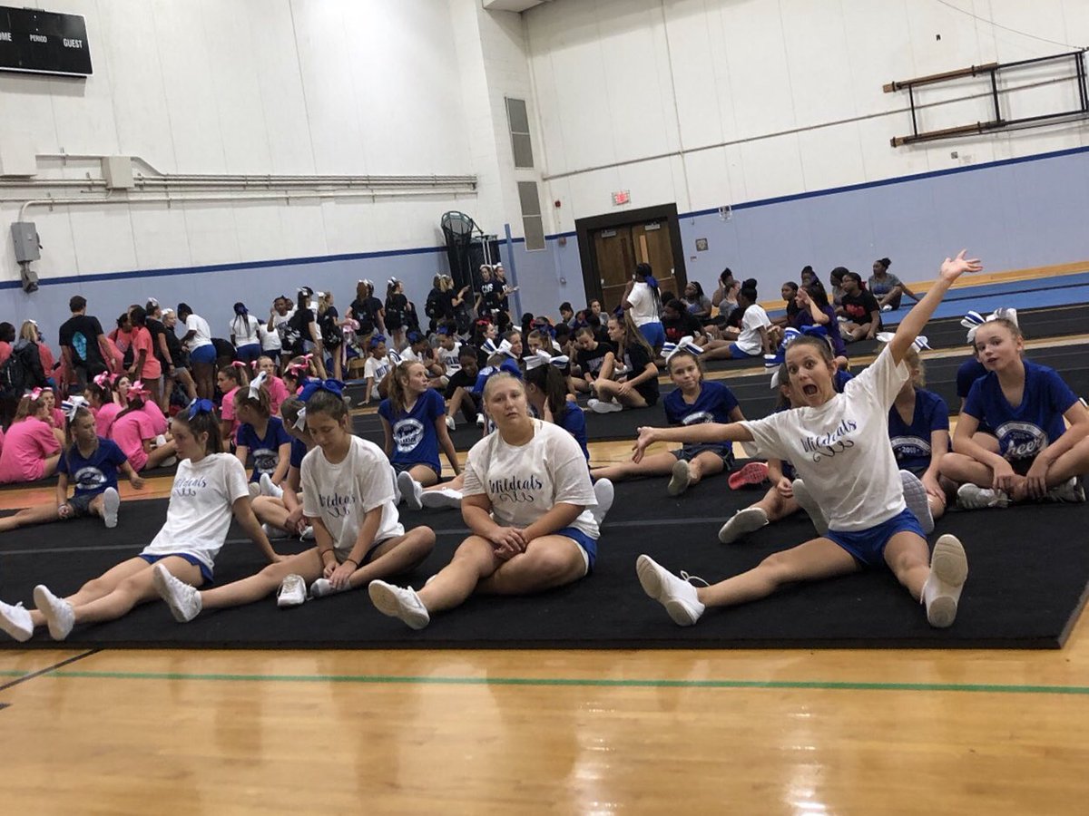 SDMS cheerleaders had their first day of cheer camp today at UNC Chapel Hill! We’re sooo excited for these brave girls. Go Wildcats! 🐯💙 <a href="/dcsnc/">@DCSNC</a>
