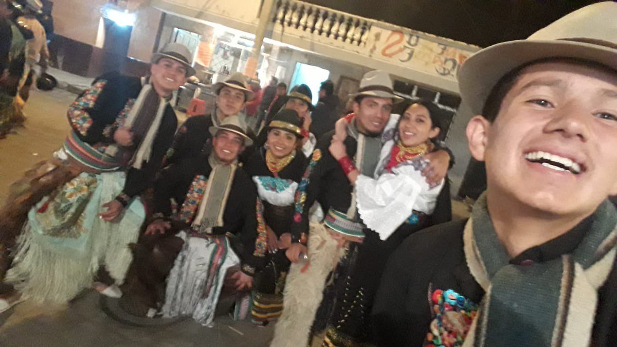 davidnovoa0513's tweet photo. KALLPAÑAN❤️🧡💛💚💜
#OCTAVAS
#Cayambe
#NUEVASAVENTURAS2018 https://t.co/xjoDPZvEHd